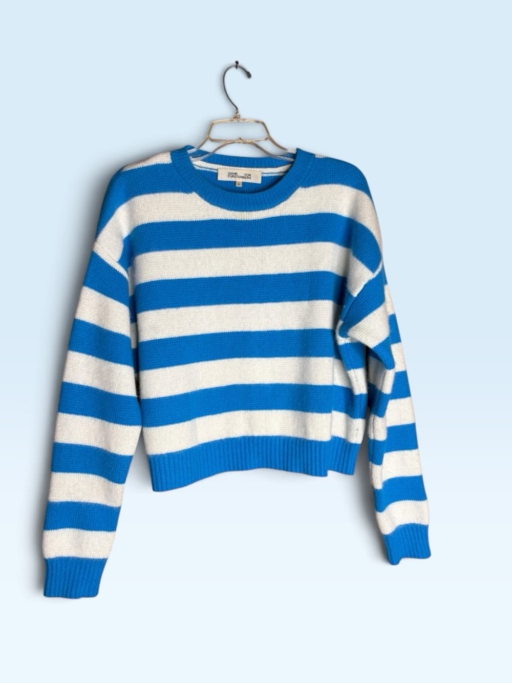 Diane von Furstenberg DVF M Blue White Striped 70% Angora Wool Sweater